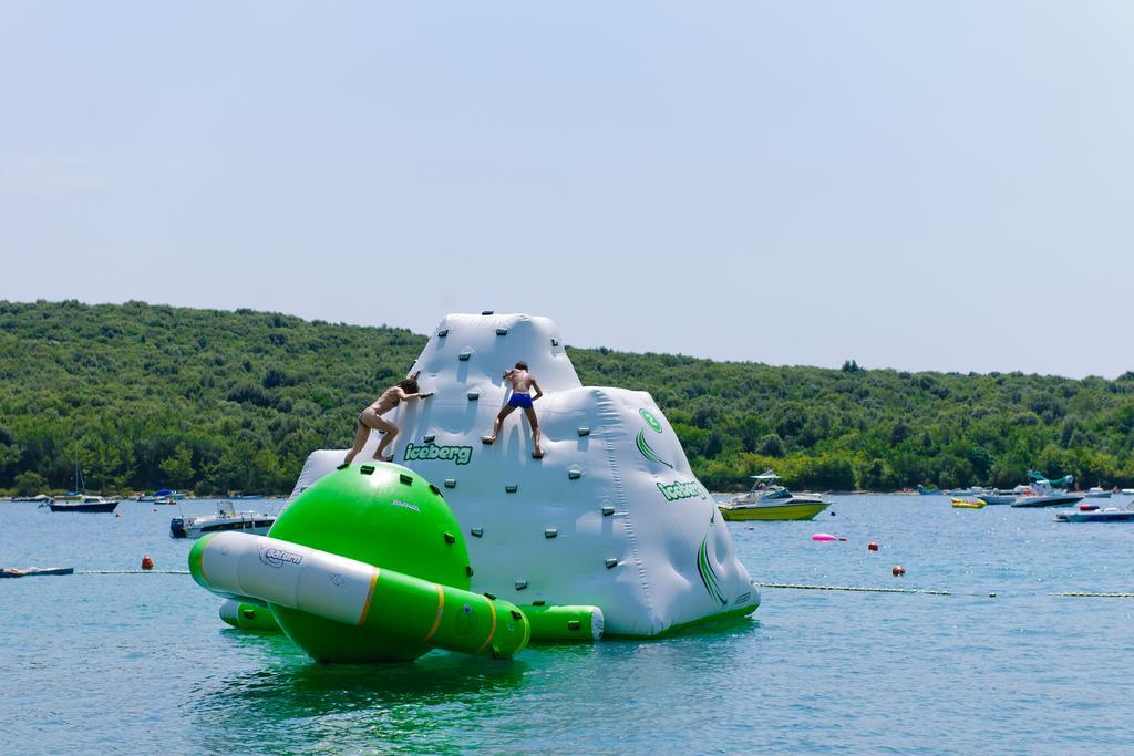 Maistra Camping Vestar Mobile Homes Rovigno Esterno foto Aquapark in Malinska