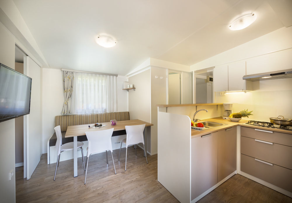 Maistra Camping Vestar Mobile Homes Rovigno Esterno foto Interior of a mobile home