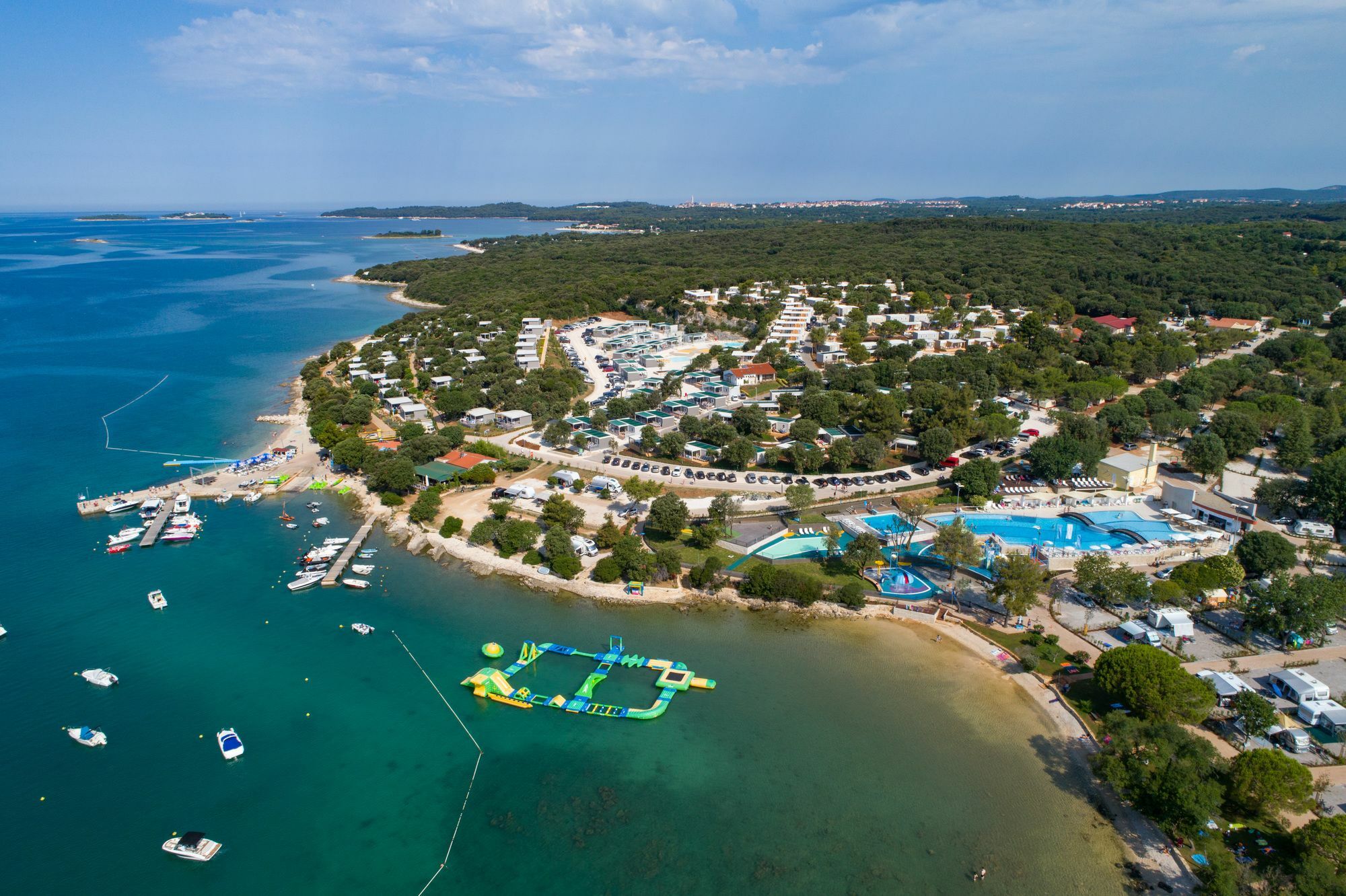 Maistra Camping Vestar Mobile Homes Rovigno Esterno foto Aerial view of the resort