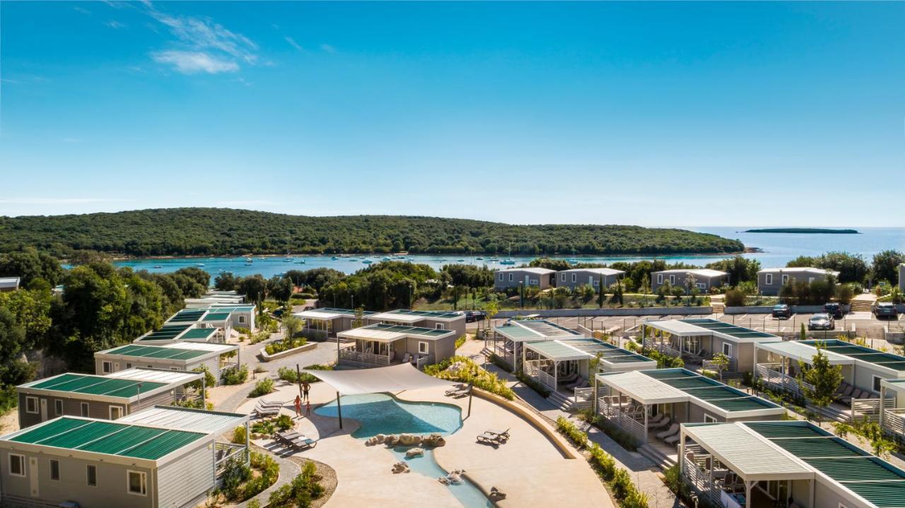 Maistra Camping Vestar Mobile Homes Rovigno Esterno foto View of the resort