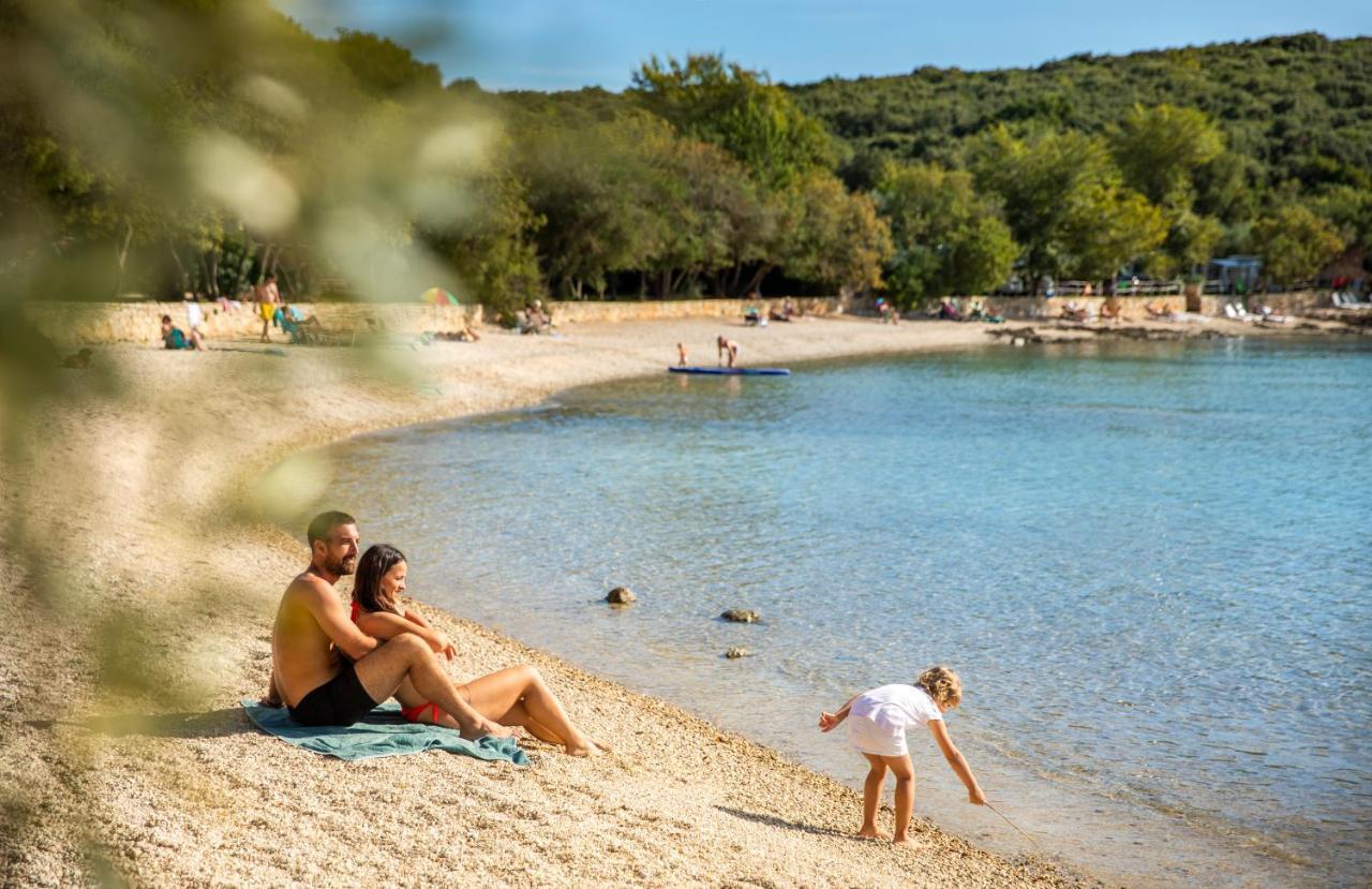 Maistra Camping Vestar Mobile Homes Rovigno Esterno foto Beach in the park